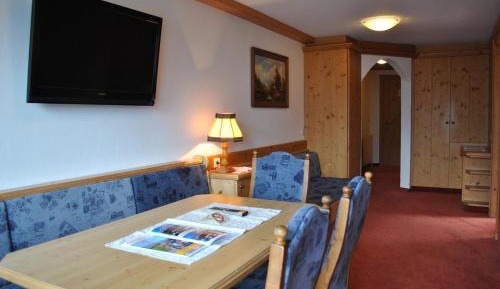 Apartment (2-4 Adults)