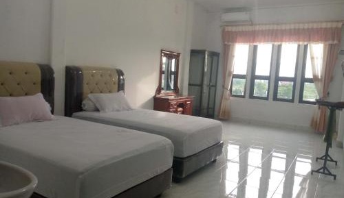 Twin Room with Shared Bathroom