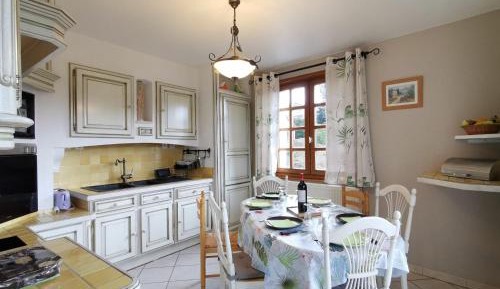 Holiday Home (6 Adults)