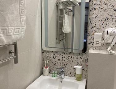 Apartment with Shower