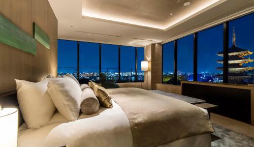 Panoramic Suite with Free Lounge Access