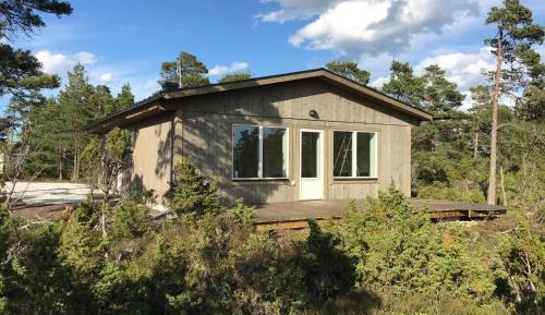 Three-Bedroom Cottage #1