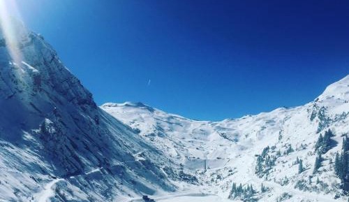 Apartment with Mountain View
