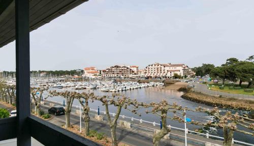 Double Room with Balcony and Port View