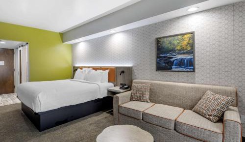 King Suite with Sofa Bed and Balcony