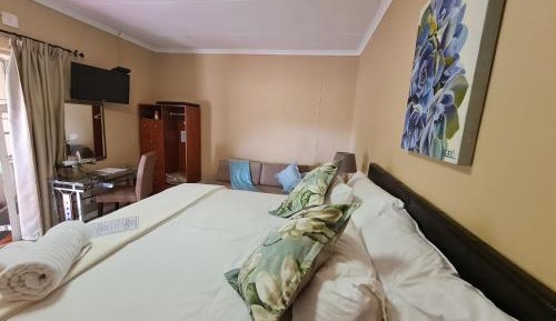 Deluxe Double Room (1 adult + 1 child)