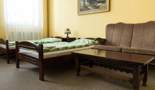 Family Room (2 Adults + 2 Children)