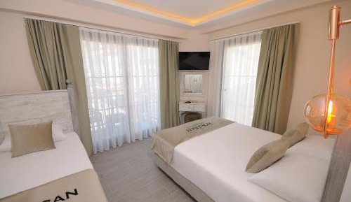 Deluxe Triple Room with Sea View