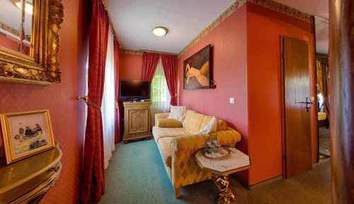 One-Bedroom Suite