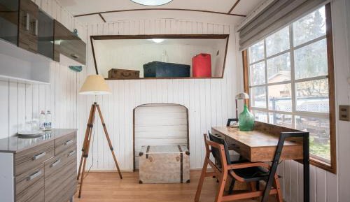 Double Room in a Truck with Jacuzzi