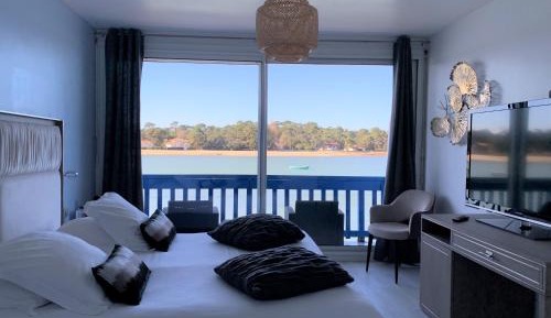 Superior Triple Room with Balcony and Lake View