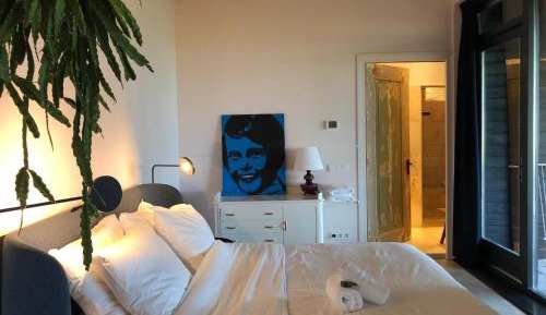 Queen Room with Garden View