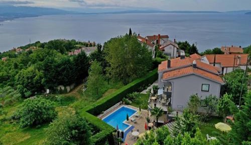 Five Bedroom Villa