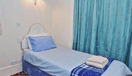 Standard Single Room with Shared Bathroom