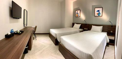 Standard Twin Room