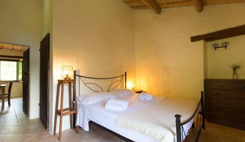 Deluxe One-Bedroom Apartment with Garden View