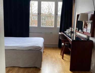 Single Room (Half Board)