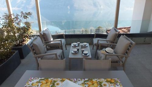 Apartment with Lake View