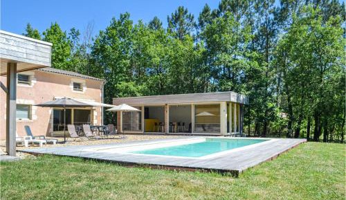 Four-Bedroom Holiday Home