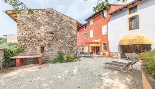 One-Bedroom Holiday Home