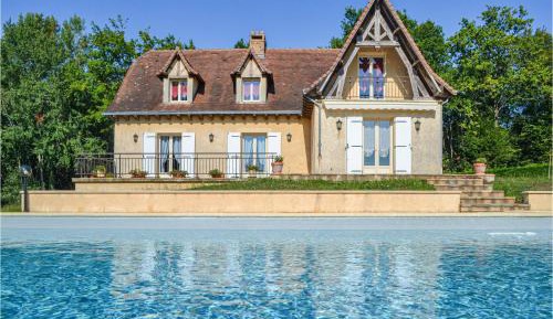 Four-Bedroom Holiday Home