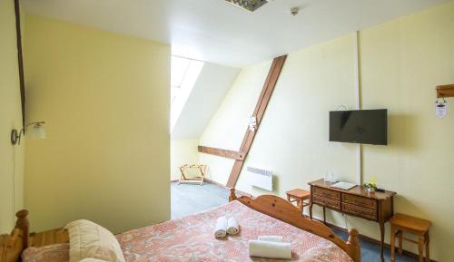 Economy Double Room M4 in Manor Building