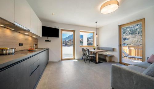 Superior One-Bedroom Apartment with Balcony