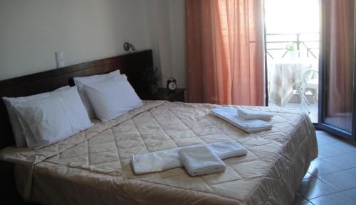 Studio (2 Adults)