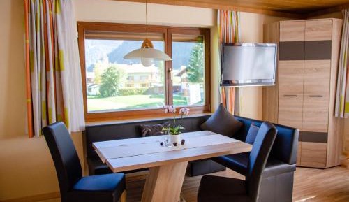 Studio Apartment with One Double Bed