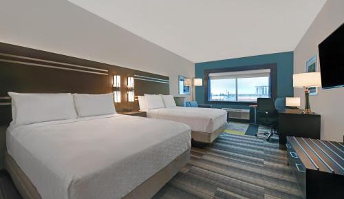 Queen Suite with Two Queen Beds