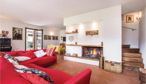 Eight-Bedroom Holiday Home