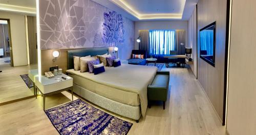 Vivanta Suite City View King Bed - Complimentary 01 way Airport transfer
