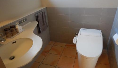 Family Room with Shower - Non-Smoking