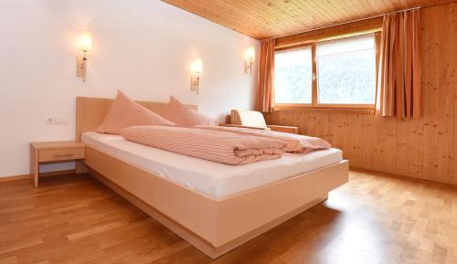 Two-Bedroom Apartment with Mountain View