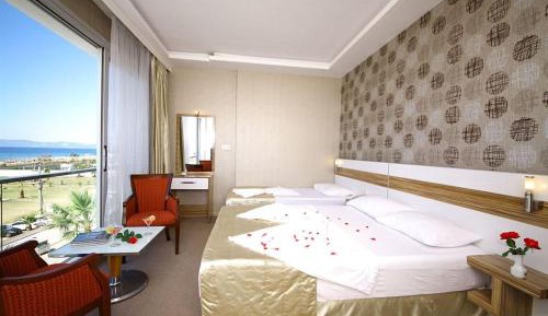 Standard Triple Room with Sea View