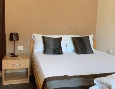 Studio (2 Adults)
