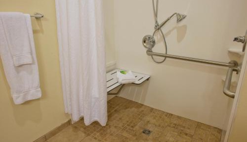 Suite with Two Queen Beds and Mobility Accessible Tub - Non-Smoking