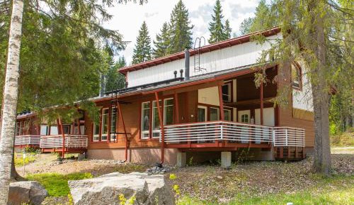 Three-Bedroom Cottage with Sauna