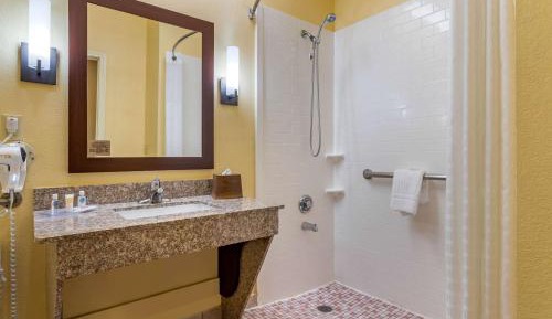 King Room - Disability Access/Non-Smoking