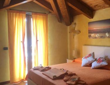 Large Double Room with Private Bathroom
