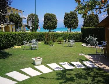 Classic Quadruple Room