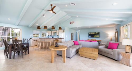 Waterfront Bougainvillea Two Bedroom Master Suite
