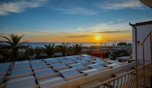 Double or Twin Room with Sea View