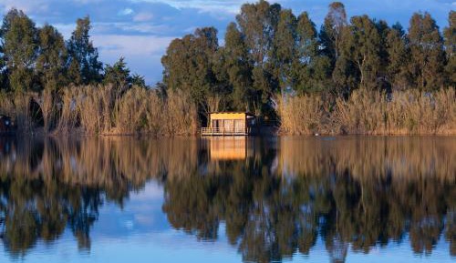 Cottage with Lake View
