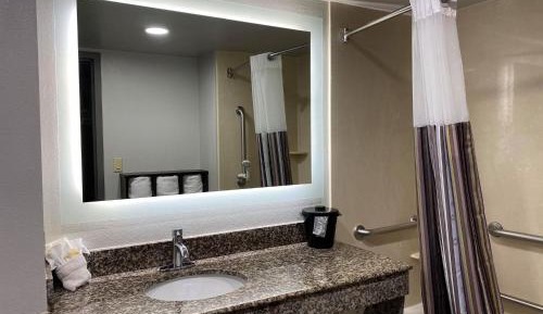 Queen Room with Two Queen Beds - Mobility Access