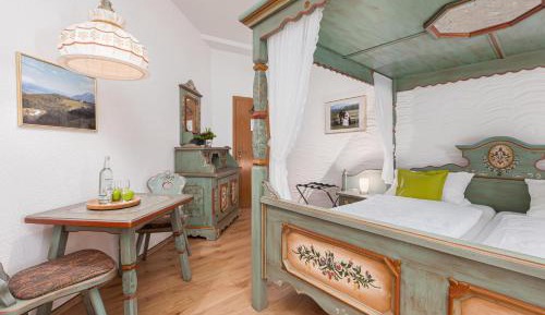 Honeymoon Room