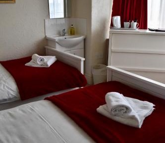 Standard Twin Room with Shared Bathroom