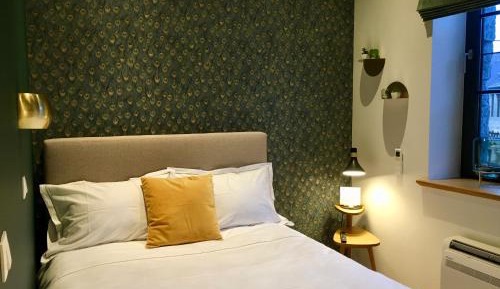 Single Room with Private Bathroom
