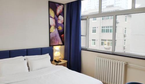 Business Queen Bed Room