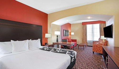 Deluxe King Room - Non-Smoking